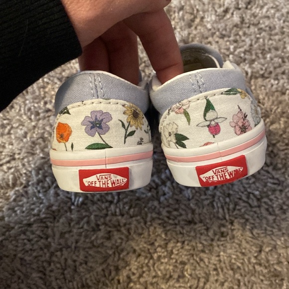 Vans slip on floral shoe for toddler. Size 5. Worn MAYBE 2x. - Picture 2 of 6